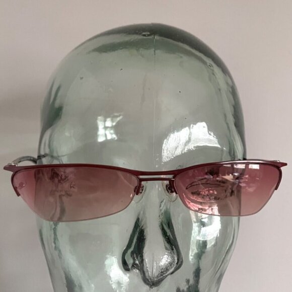 Vintage Y2K Alexander McQueen Pink Rectangular Sunglasses - SMALL, made in Japan - Picture 3 of 11